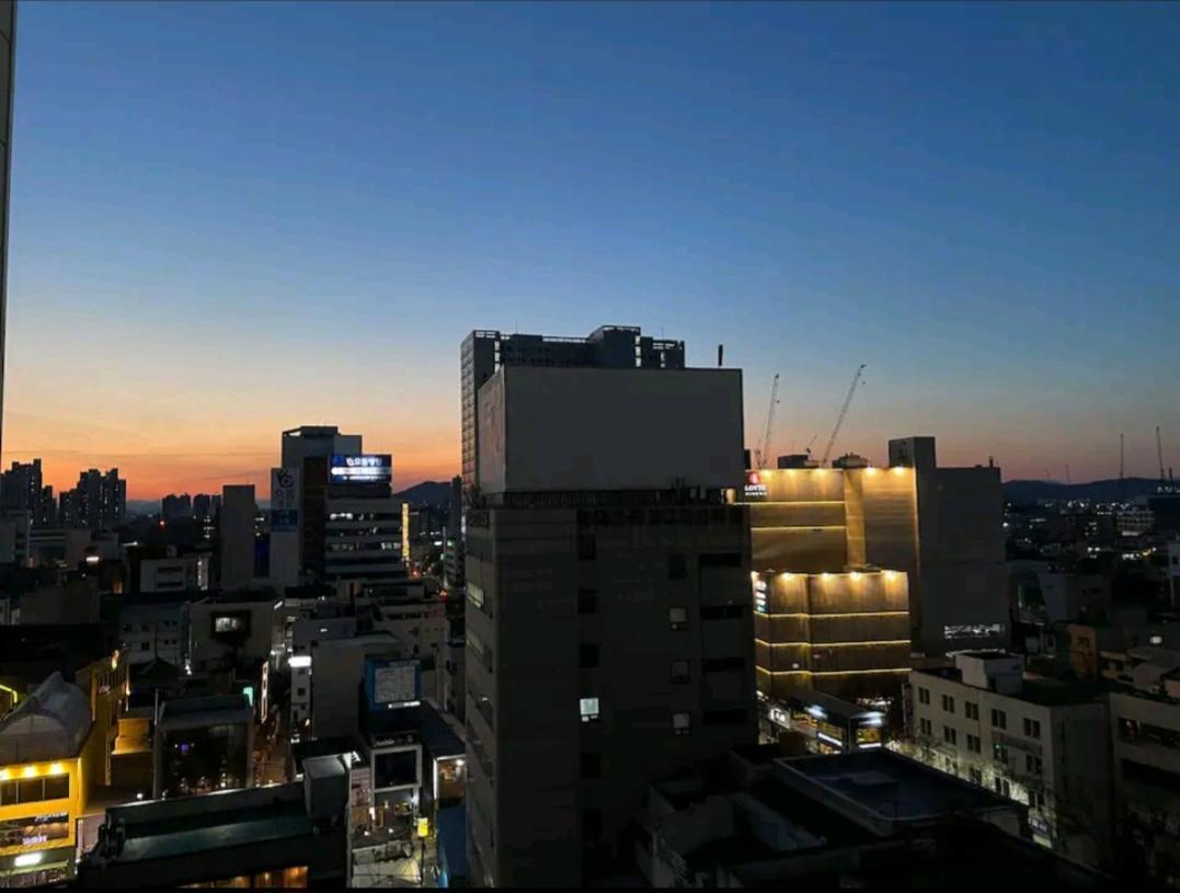 Feel At Home 동성로스타 비앤비 Daegu Ngoại thất bức ảnh